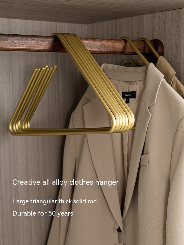 Modern Clothes Display Rack — Chic Organization for Every Space